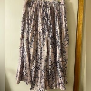 Chic Pastel Pink & Navy (Medium) Lined Snake Print Pleated Flared Skirt